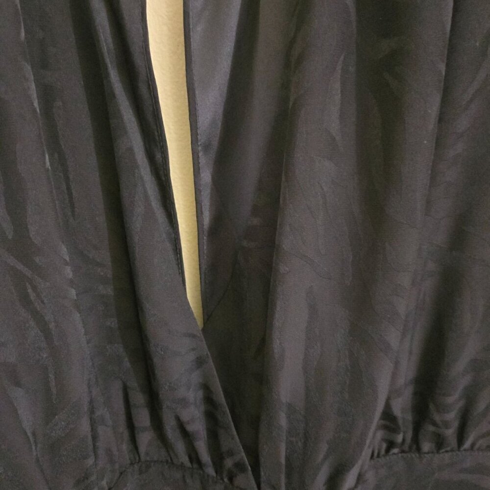 ModCloth NWT Black Wide Leg Zebra Tone On Tone Short Sleeve Jumpsuit Size 6 - Picture 4 of 8